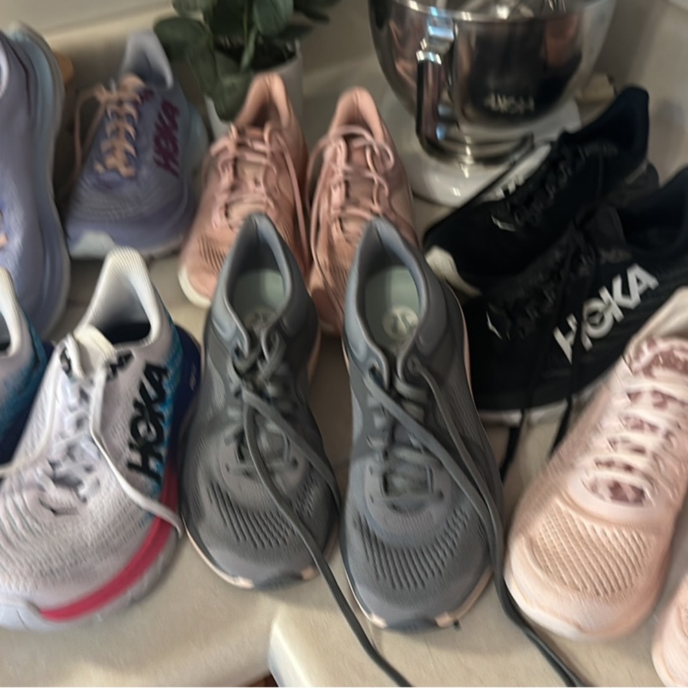 I have too many shoes and missed the return window on these $350 obo